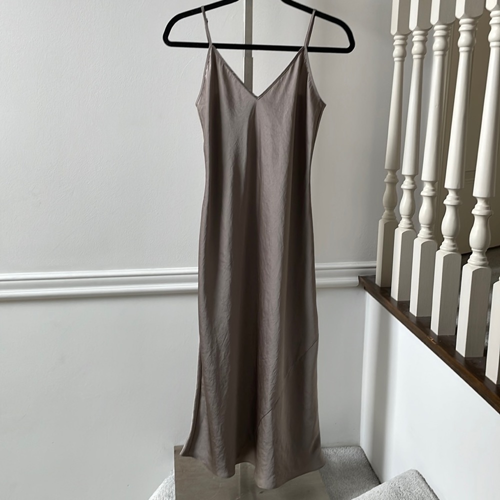 Wilfred Free Christine slip dress in Taupe sz S